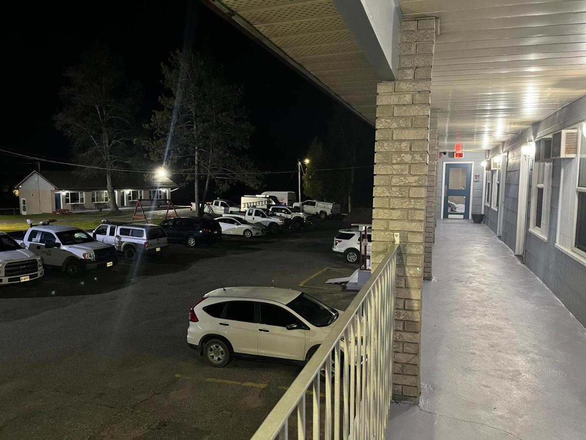 Old Mill Motel Blind River 外观 照片