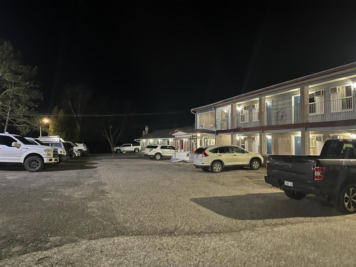 Old Mill Motel Blind River 外观 照片
