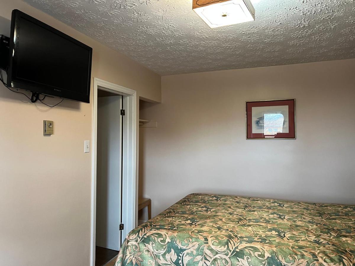 Old Mill Motel Blind River 外观 照片