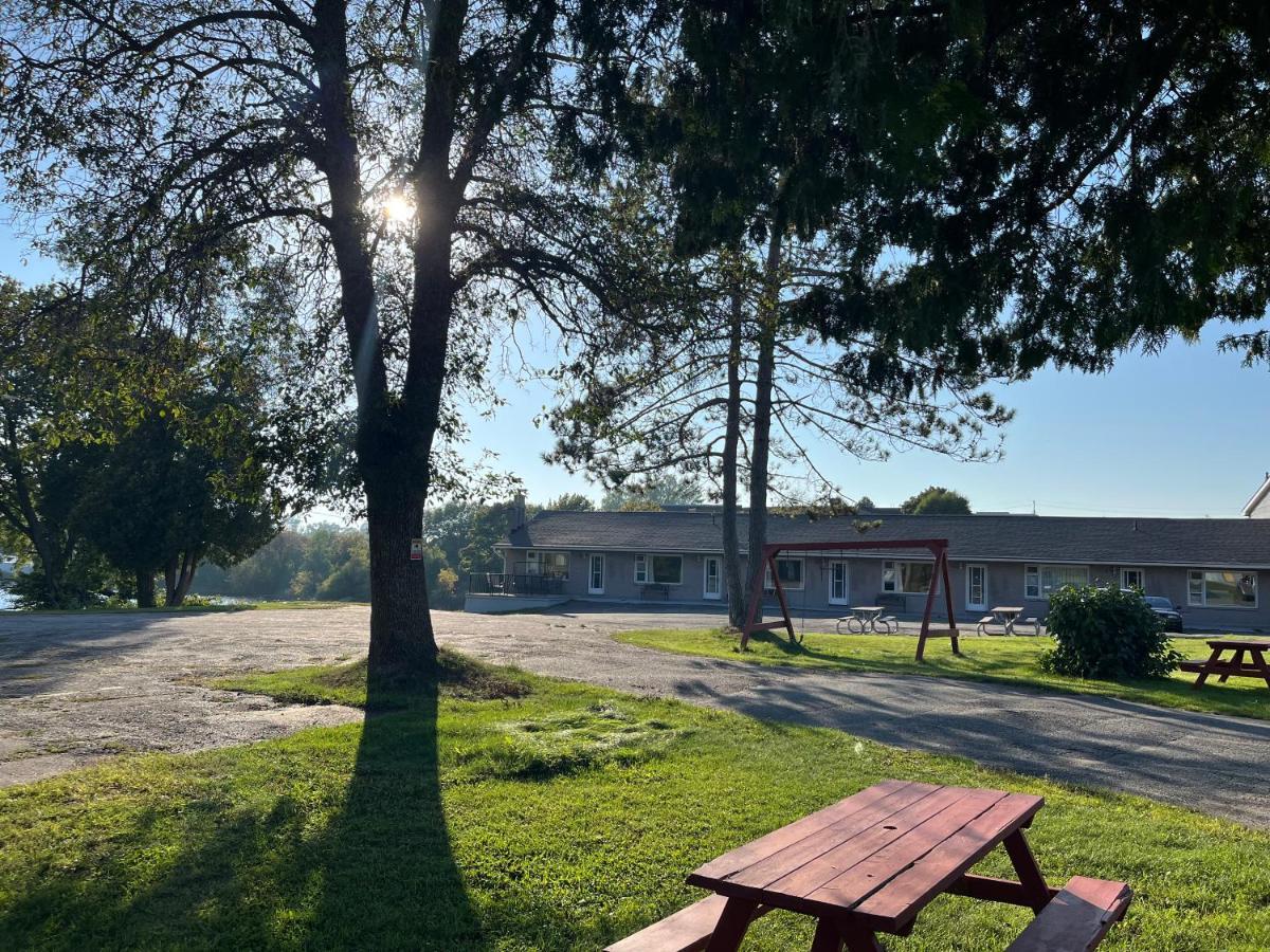 Old Mill Motel Blind River 外观 照片